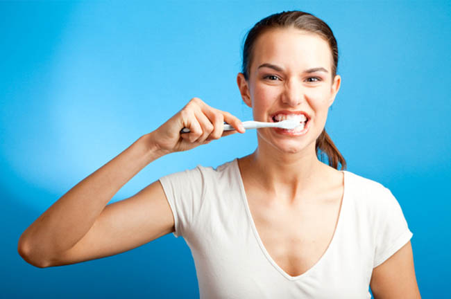 How to Brush Your Teeth Correctly