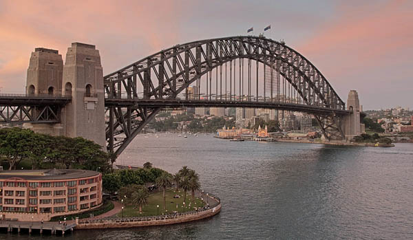 Harbor Bridge. Sydney, Australia