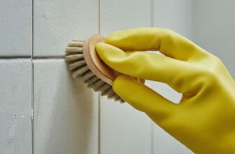 Cleaning Bathroom Tile